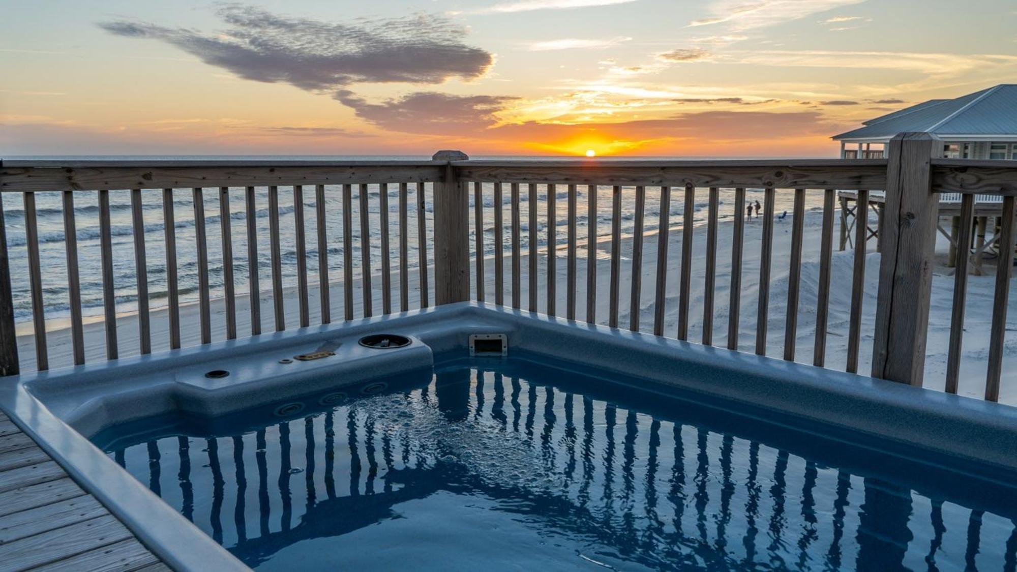 Strand Castle - Gulf Front! An Ideal Layout With Game Room, Small Private Pool, And Roof Top Crow'S Nest! Home Дофин-Айленд Экстерьер фото